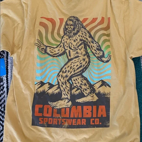 Columbia *NWT* Men's Oswalt Big Foot Graphic T-Shirt - Picture 2 of 6